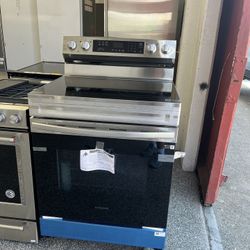 Electric Samsung Stove 30 inch