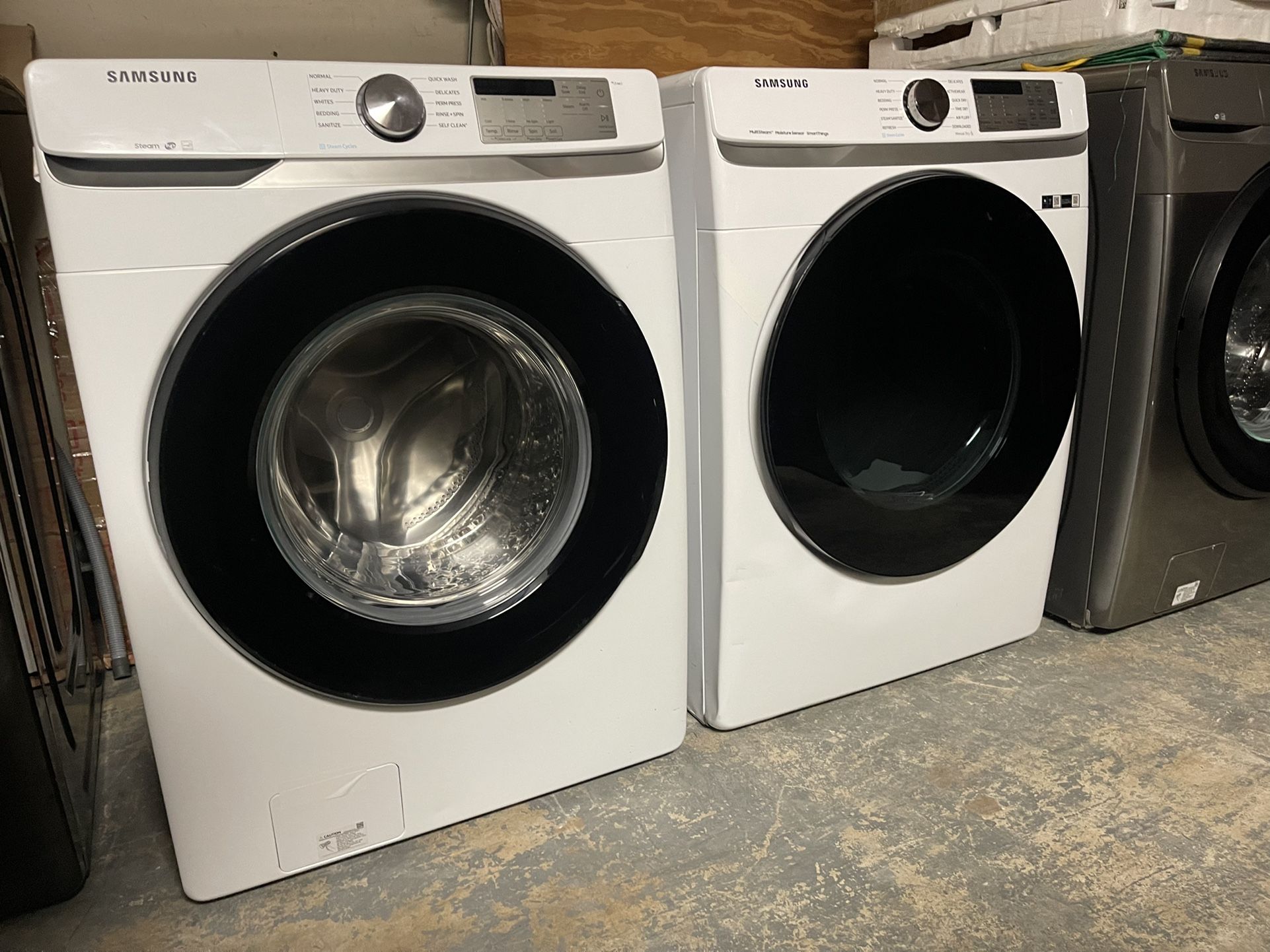 New Open Box Samsung Washer And Dryer Scratch And Dents 27” Front Loader