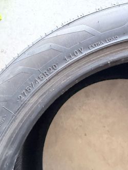 275/45r20 tire $30