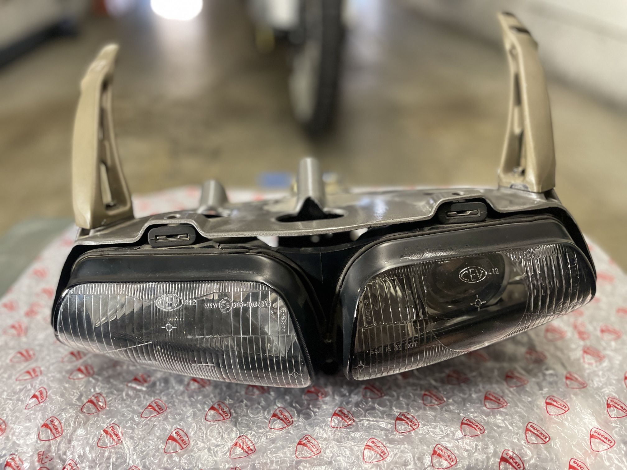 Ducati Parts 748 916 996 998 OEM Headlight And Bucket