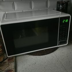 Good Kitchen Countertop Microwave