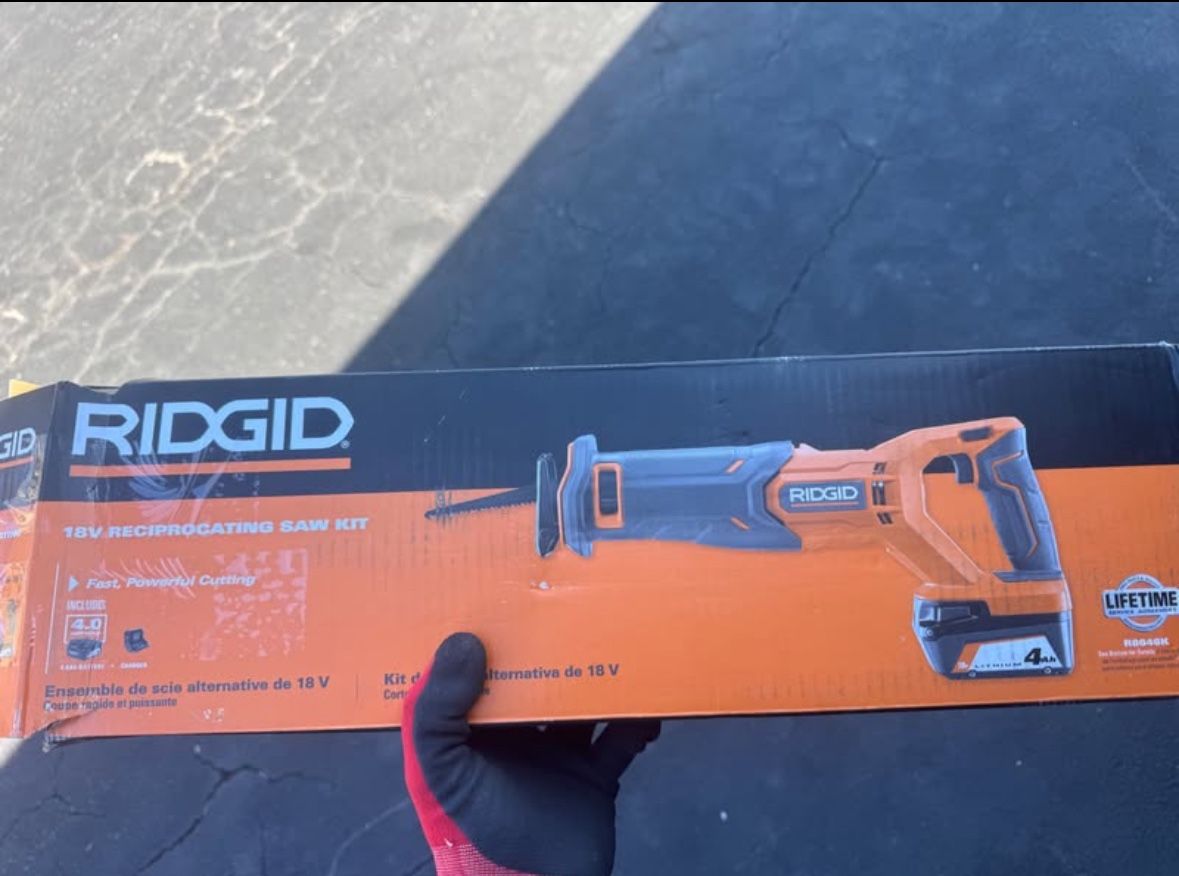 RIDGID 18V Cordless Reciprocating Saw Kit