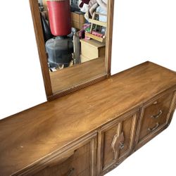 1960s Dresser