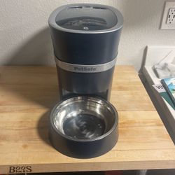 Pet Safe Auto Feeder