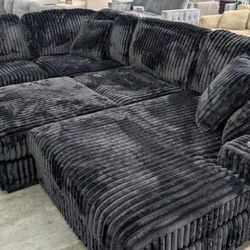 New 5 Piece Modular Sectional Couch! Includes Free Delivery 🚚! 