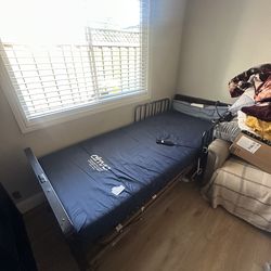 Medical bed (like new)