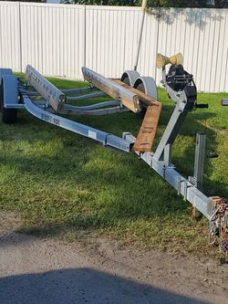 2004 Load Rite 5 Starr Boat Trailer