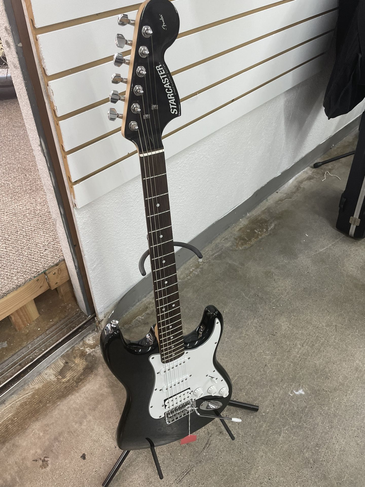Fender Electric Guitar Stracaster