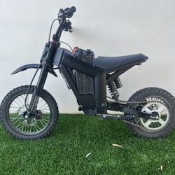 Tuttio With Surron Battery