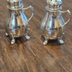 Salt and Pepper Shaker Set