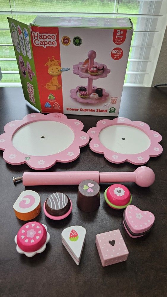 Like New Wooden Cupcakes Stand Toy