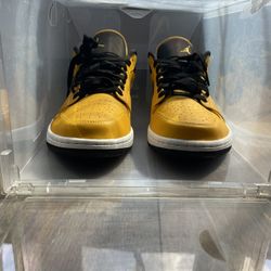 Jordan 1 Low “University Gold Black”