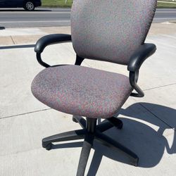 Desk chair 