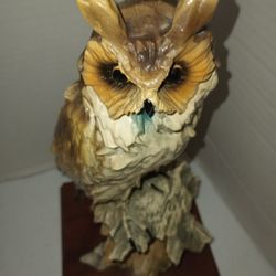 Vintage Handcrafted  Capomonte  Pucci-- Great Horned Owl Signed 