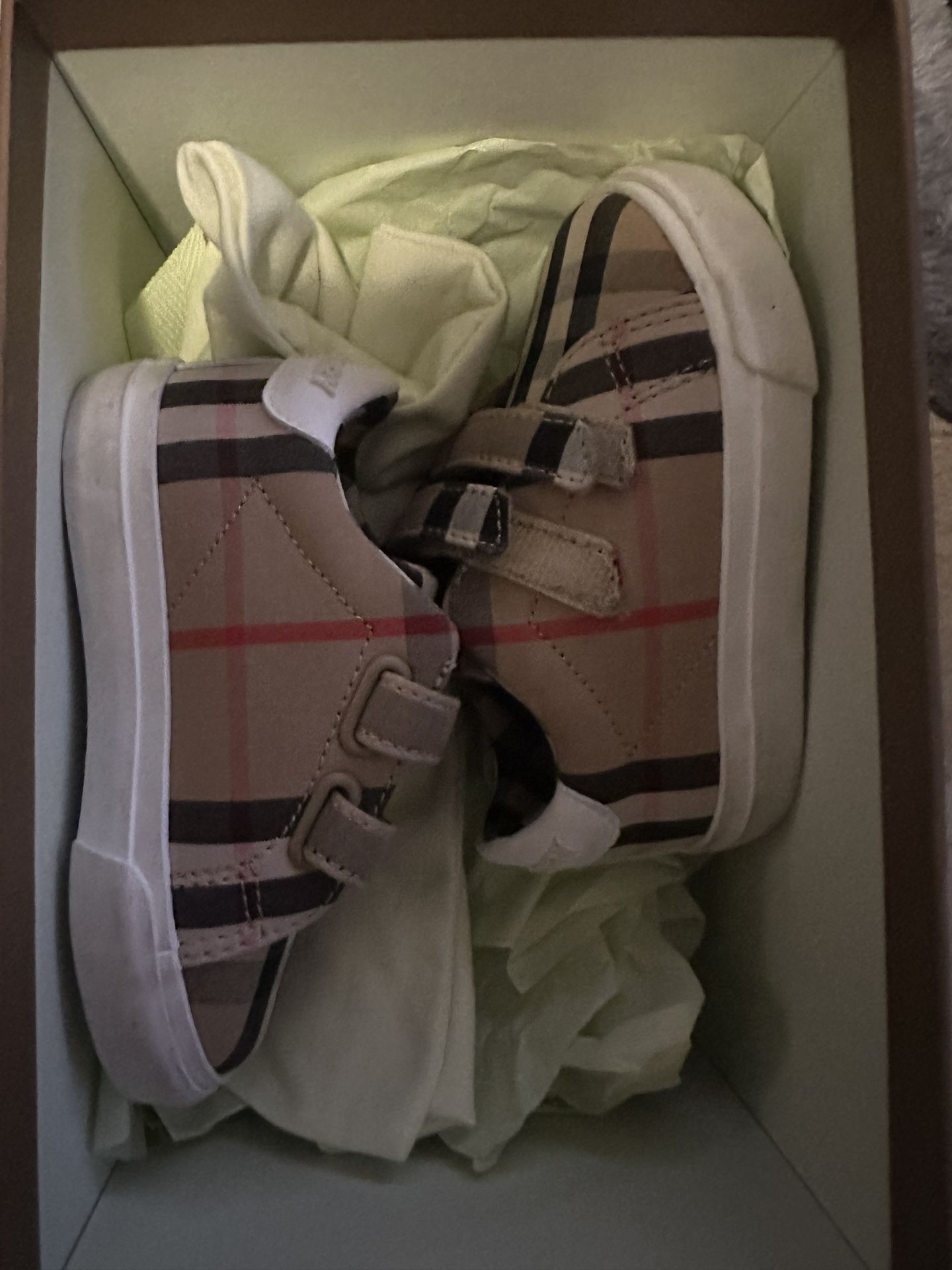 baby Burberry shoes 