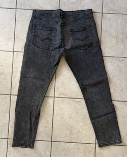 3 Levi’s Pants
