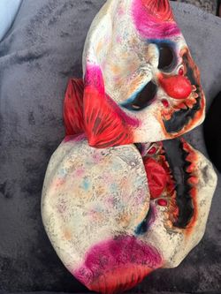 clown mask