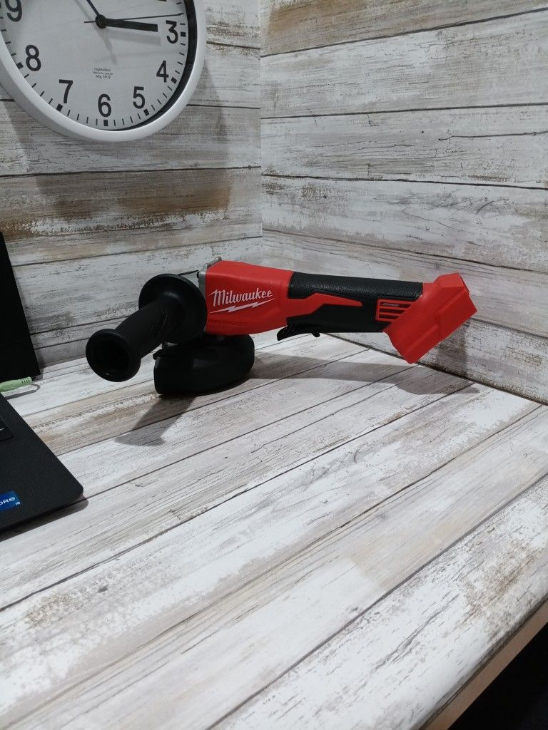 M18 18V Lithium-Ion Brushless Cordless 4-1/2 in./5 in. Grinder w/Paddle Switch (Tool-Only)