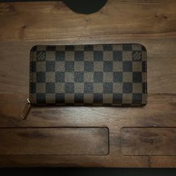 Luis Vuitton Purse