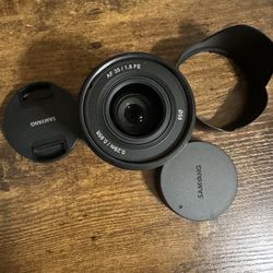 Samyang AF 35mm f/1.8 FE Lens (Sony Full-Frame E-Mount)