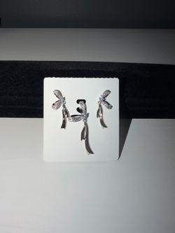 Silver Bow Jewelry Set with Earrings and Pendant