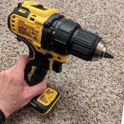 Dewalt Drill/Driver (DCD708)