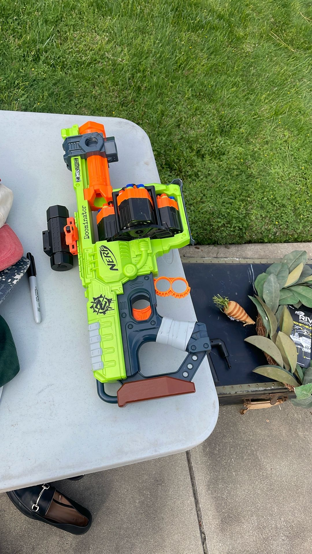 Nerf Doninator Zombie Strike