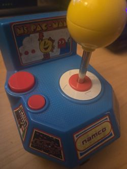 Ms. Pac-Man 5 in 1 Plug and Play 2004 Jakks Pacific TV Namco Game