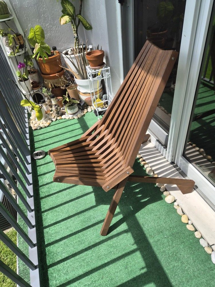 Folding Wooden Chair...