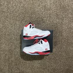 Jordan 5 Fire Red Black Tongue Size 10.5