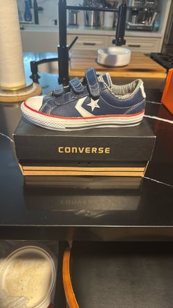 Converse Navy/red Size 1y
