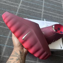 Nike Mind University Red Size 13