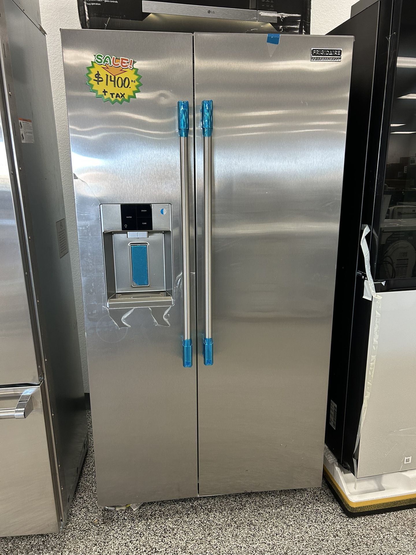 FRIGIDAIRE PROFESSIONAL SIDE BY SIDE REFRIGERATOR STAINLESS STEEL BRAND NEW OPEN BOX!!!!!