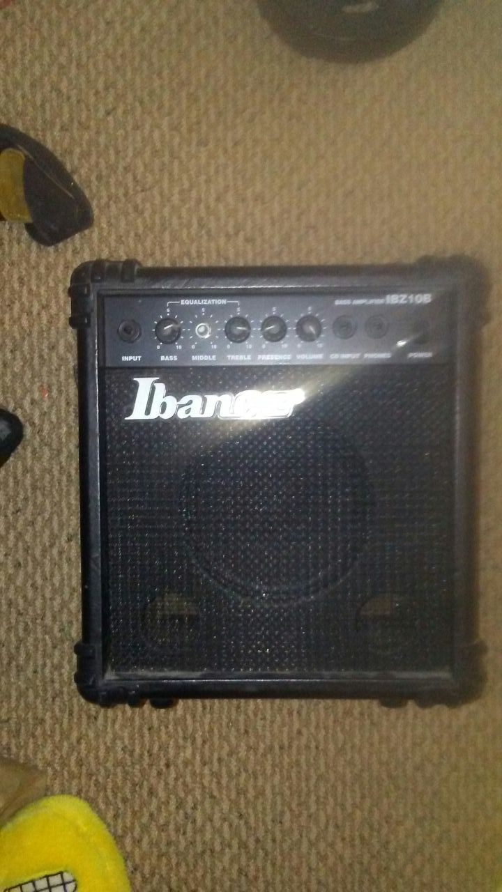 Guitar bass amplifier