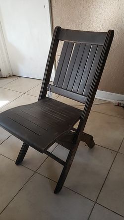 ANTIQUE WOOD CHAIR