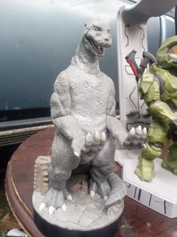 Godzilla Remote Controller Holder X Box Action Figure Toy Cable Guys