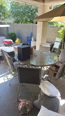 Patio set and swing 200$