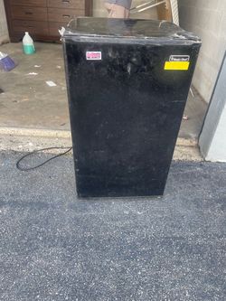 Mini fridge