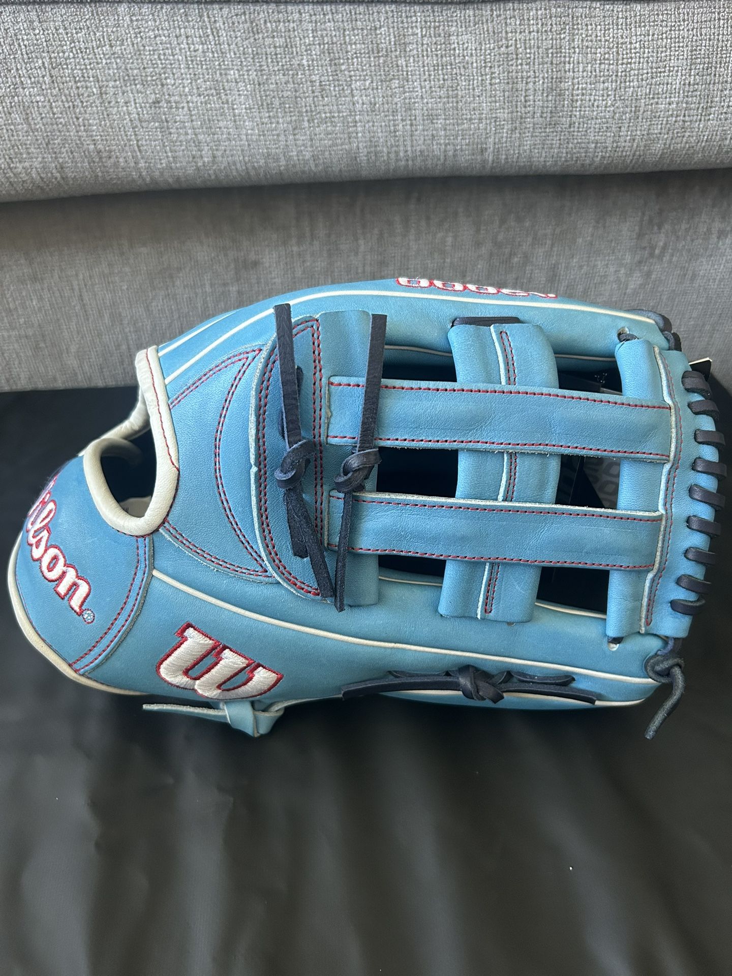 *NEW* 2026 A2000 Classics Series 1777 12.75” Outfield Baseball Glove