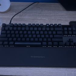 Apex Pro Tkl Gen 3 Selling For 160$