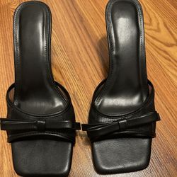 Black Kitten Heels With Bows