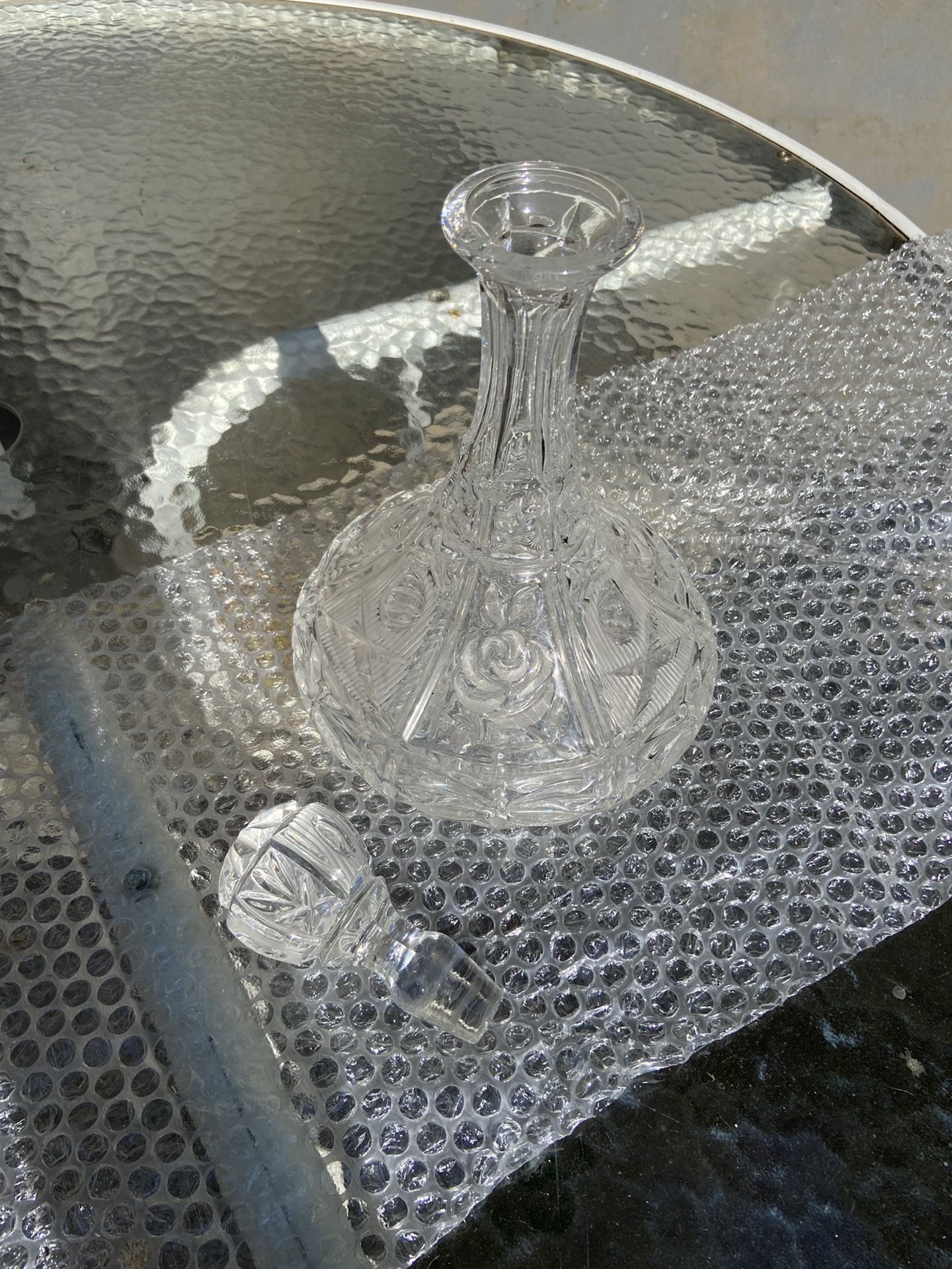 Beautiful vintage decanter $20