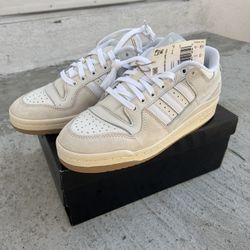 8.5 Chalk White Gum Adidas 