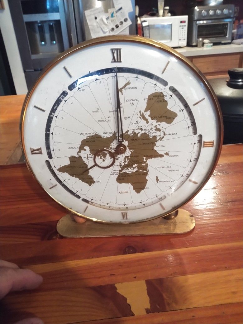 Clock. Kundo World Clock