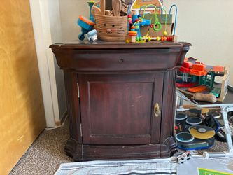 Free end table