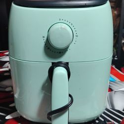 Dash Tasti-Crisp™ Air Fryer 2.6Qt.