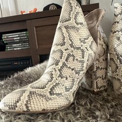 Steve Madden Snake Heel Boot For Fall Size 9