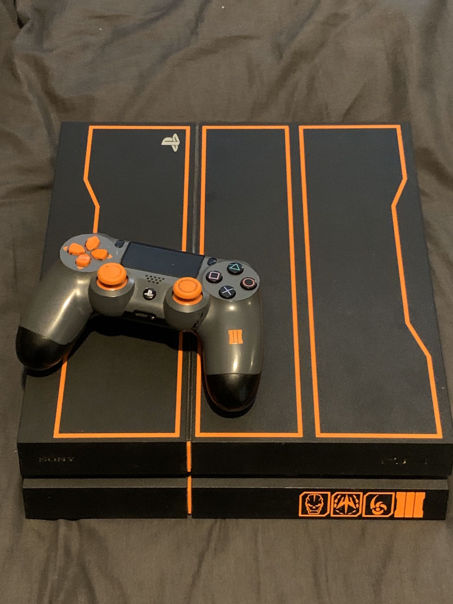 Play Station 4 (BO3 collectors edition)