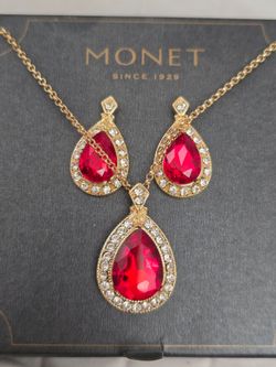 Monet Neckace Earring Set Gold Tone Rhinestones Red Crystal