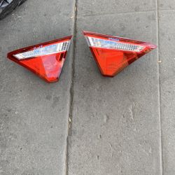 2015-2017 Toyota Camry Left And Right Inner Tail Lights
